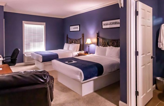 Depot Inn & Suites
