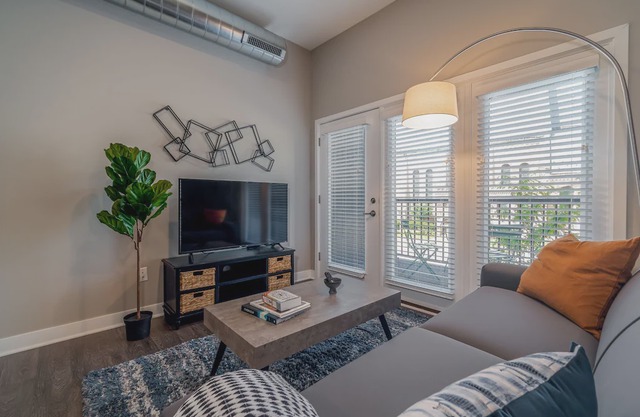 Des Moines | Classy 2BD/2BA Downtown Apartment