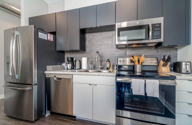 Des Moines Executive 1BD 1BA Downtown Apartment