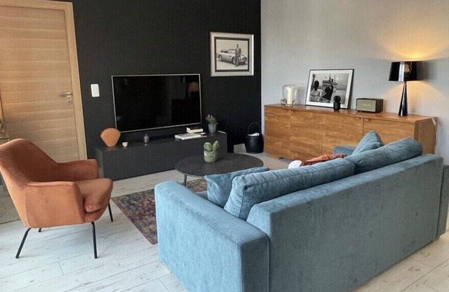 Design and spacious one bedroom apartment on Place de Gaulle Antibes