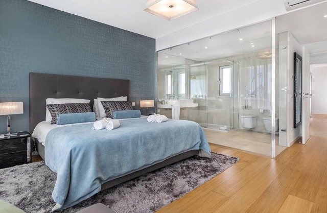 Design Villa OCV - Heated Pool and Jacuzzi