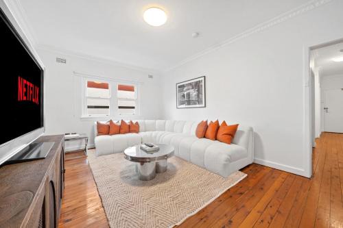 Designer 3BR Flat Close to Bondi