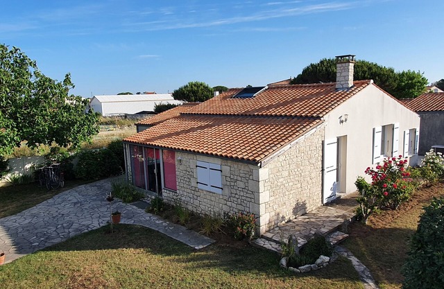 Detached house.