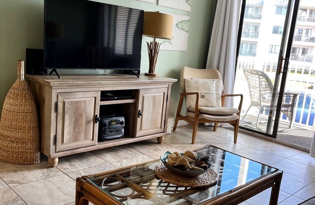 Directly on the Beach/Updated Furniture 2024 - 2/2/6 - Unit 2121