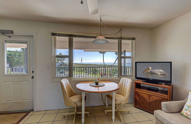 Directly on the Gulf - Unit 13 - 1 Bedroom - Second Floor - Sleeps up to 4