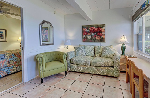 Directly on the Gulf - Unit 9 - 1 Bedroom - Ground Floor - Sleeps up to 4