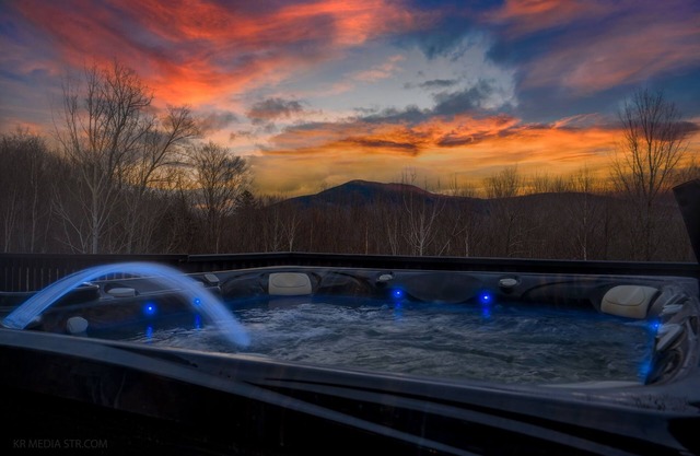 Discount! Mountain Views, Hot Tub, Pets, Game Rm