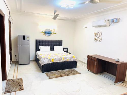Divine India Service Apartment, Studio E- 30