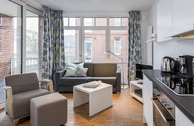 Dog-friendly apartment with sunny south-east-facing loggia - 100 m to the beach! -