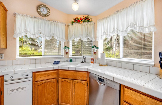 Dog-friendly home in coastal dunes close to the ocean