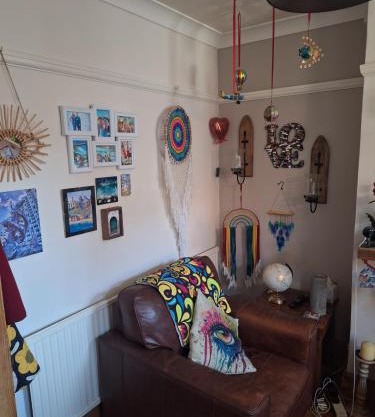 Double Ensuite in a colourful quirky terrace on a quiet leafy street