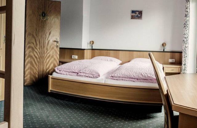 DOUBLE ROOM - Atelier Garni Astei