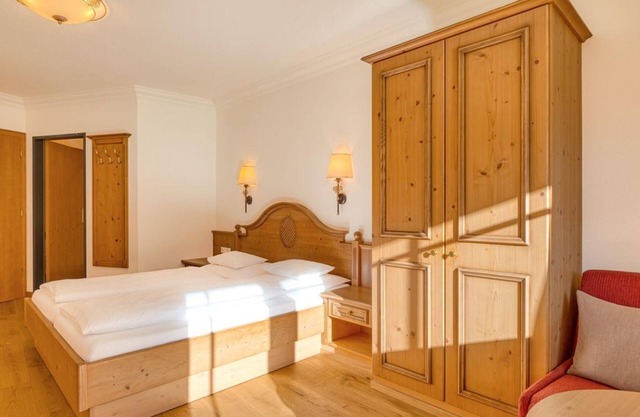 Double Room "SAPHIR" Shower, WC - Hotel Kristall