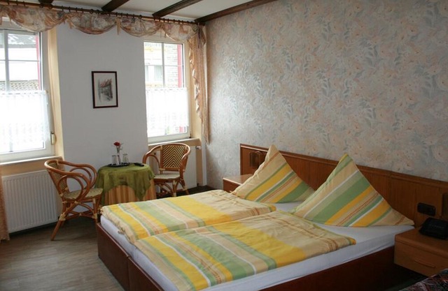 Double room, shower, toilet, non-smoking - Weinhaus Hotel Zum Josefshof