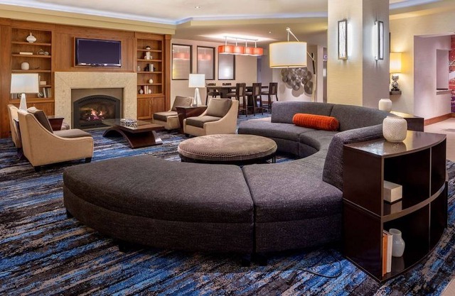DoubleTree Suites by Hilton Minneapolis Downtown