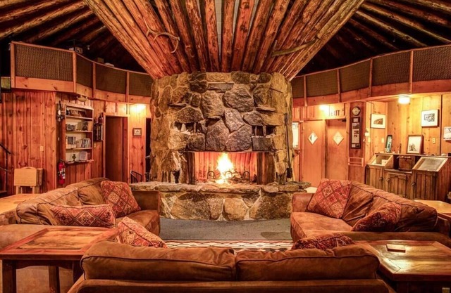 Downing Mountain Lodge