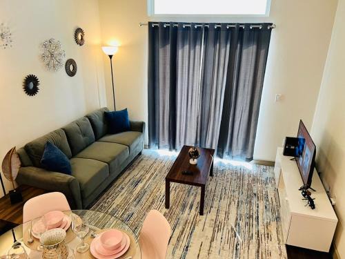 Downtown Apt FREE Parking - Fully Kitchen - FREE Laundry
