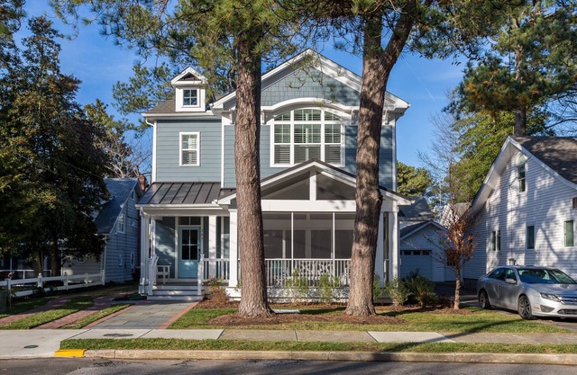 Downtown Rehoboth Beach Home Sleeps 12 w/ Parking & Porch