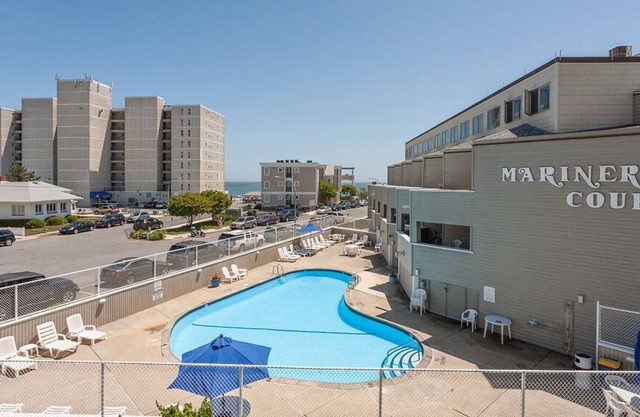 Downtown Rehoboth Beach w/ Ocean Views Split Level Condo Sleeping 6