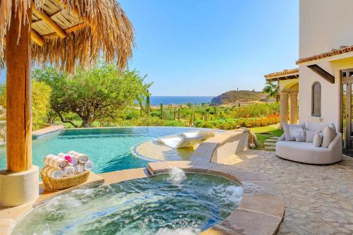 Dream Oceanfront Villa, 4 Bedrooms, Pool & Hot Tub