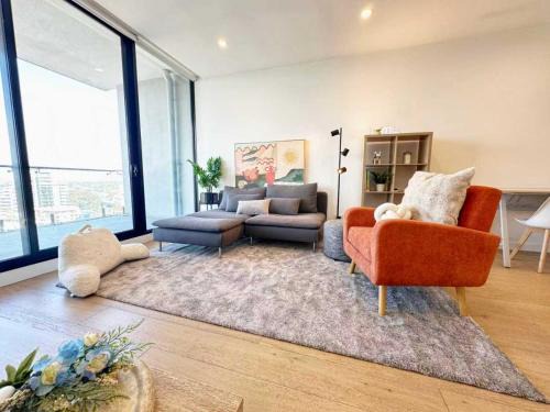 DS1002 - Modern 2BR APT with Balcony & City Views in Carnegie