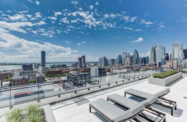 DT Spacious Cozy Studio with Balcony @ St. Lawrence Market