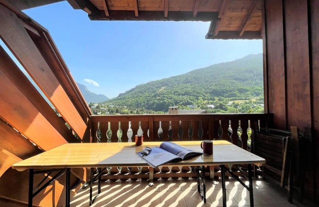 Duplex 64m² 5 pièces, 8 pers., Parking, animaux bienvenus - Briançon - FR-1-330C-132