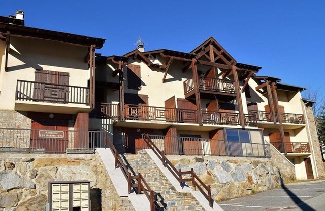Duplex T4 avec parking et balcon aux Angles - FR-1-593-16