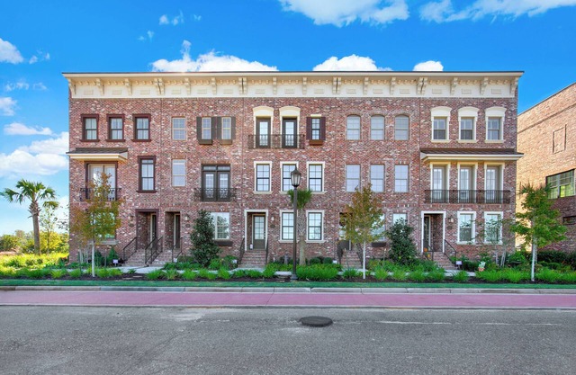 Eastern Wharf Luxury Townhome