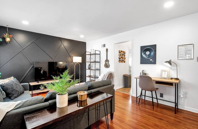 Eclectic Escape - Cute and Cozy - King!