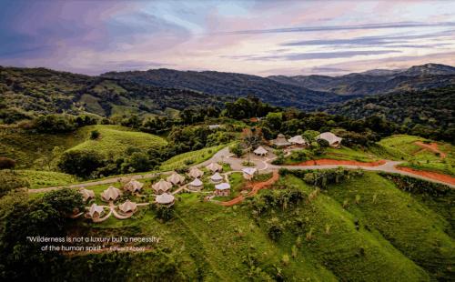 Eco Luxe Glamping Nest #8 - 2 Queen Beds at Holos