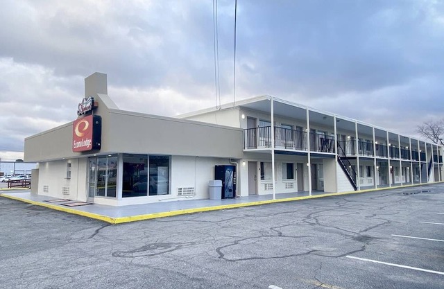 Econo Lodge Airport