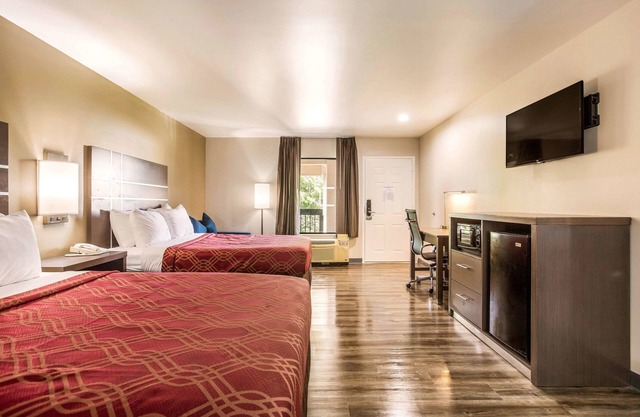 Econo Lodge Inn & Suites Murfreesboro Shopping District