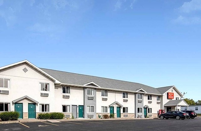 Econo Lodge Inn & Suites Canandaigua