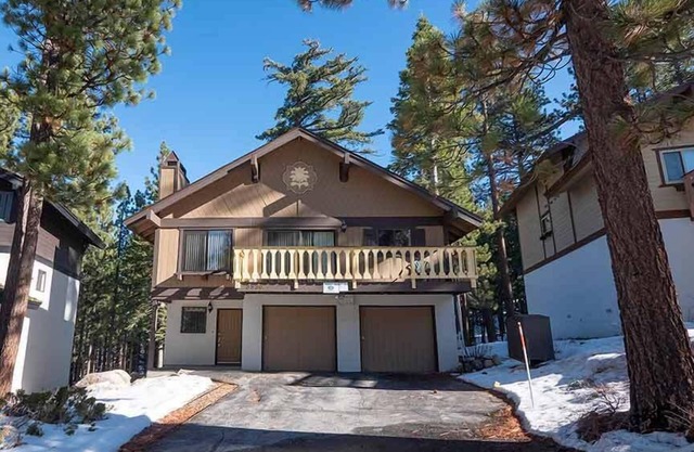 Economical Ski Home with Community Hot Tub and Seasonal Pool Acess!