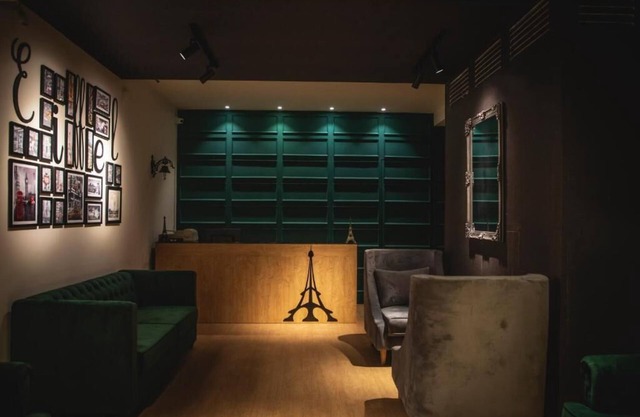 Eiffel Suites