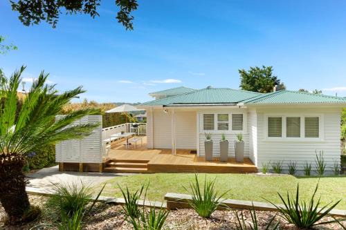 Eight on Church - near Mudbrick & Cable Bay
