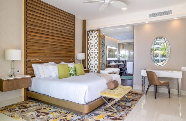 Elegant 2BR/3BA Suite at the 5 Diamond Garza Blanca Resort in Cancun