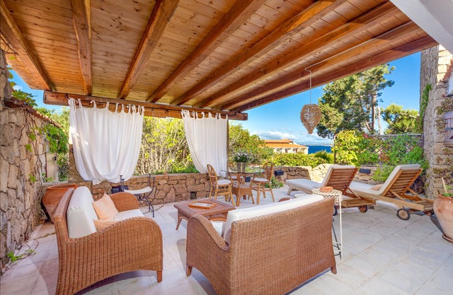 Elegant Apartment Just Minutes from Beach With Ocean View and Private Terrace