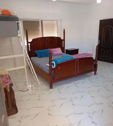 Elegant Room in Prime Location Close to Airport