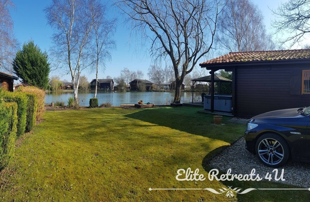 Elite Retreats 4U Lakeside Hot Tub Log Cabin at Tattershall Lakes Park