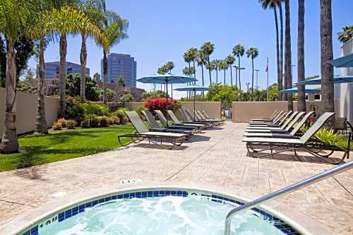 Embassy Suites by Hilton San Diego - La Jolla