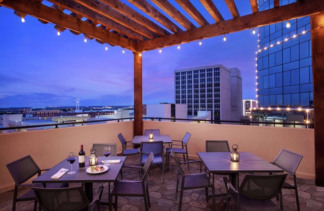 Embassy Suites by Hilton Fort Worth Downtown