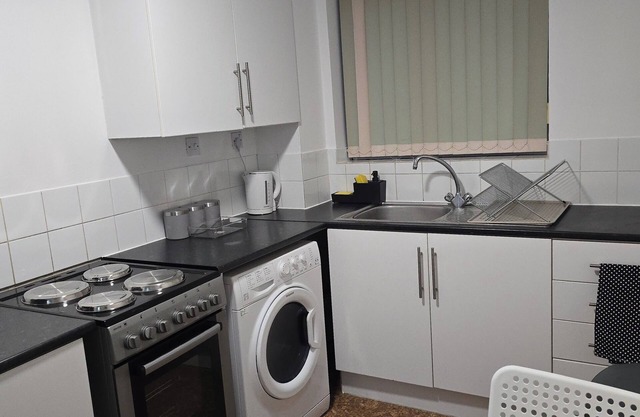 Emerald Apartment With Triple A Star Proximity