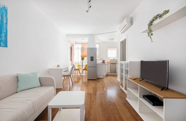 Encantador apt A 15 Mins del Centro, ¡con Todos los Servicios al Lado!
