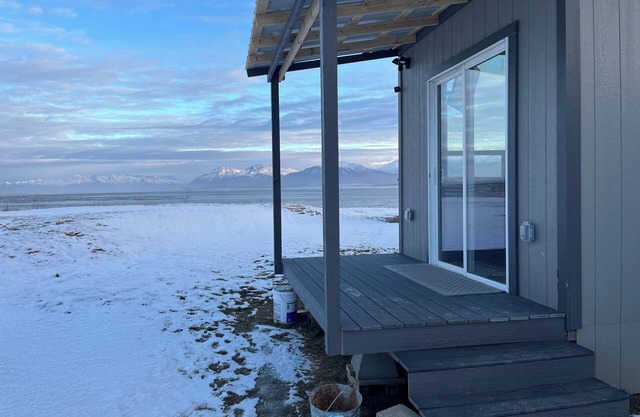Enchanting cabin with WiFi in Wasilla - Perfect Alaskan getaway.
