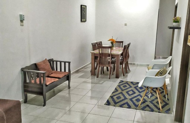ENH HOMESTAY BANDAR MUTIARA