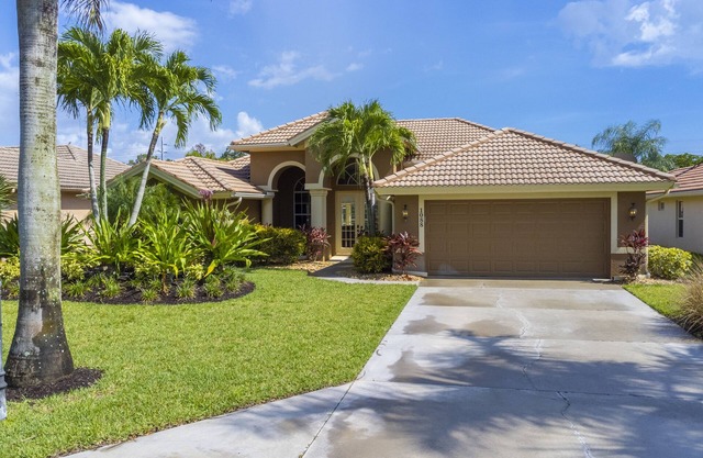 Enjoy memorizing lake views from this beautiful 4 bedroom home!
