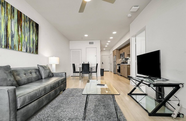 Enjoy the Pool & Spa | nr Airport & Downtown