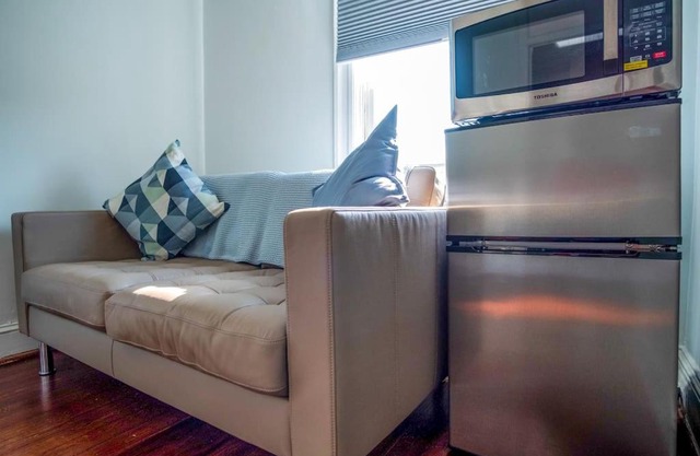 Entire Spacious Guest Unit @JHU (w Private Bath)
